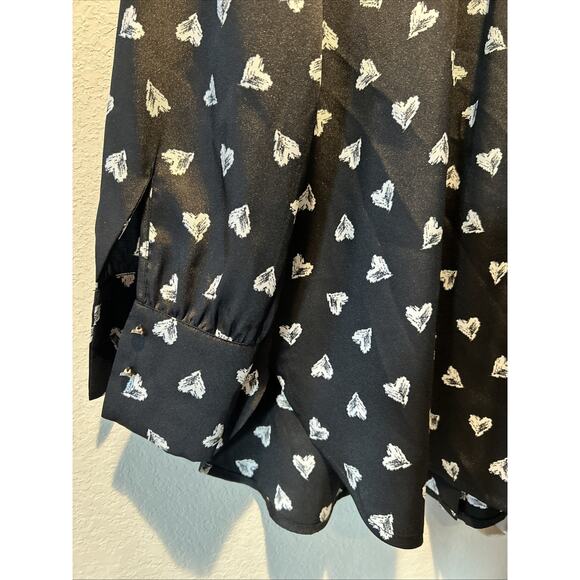 Chicos Women’s Lg Button Up Blouse Heart Print Graffiti Black Satin Whimsigoth - Picture 12 of 12